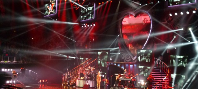 LED screens make a fantastic display at Pink's 'Truth about Love' worldwide tour