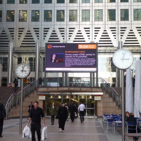 LED Screen keeps Canary Wharf up to date